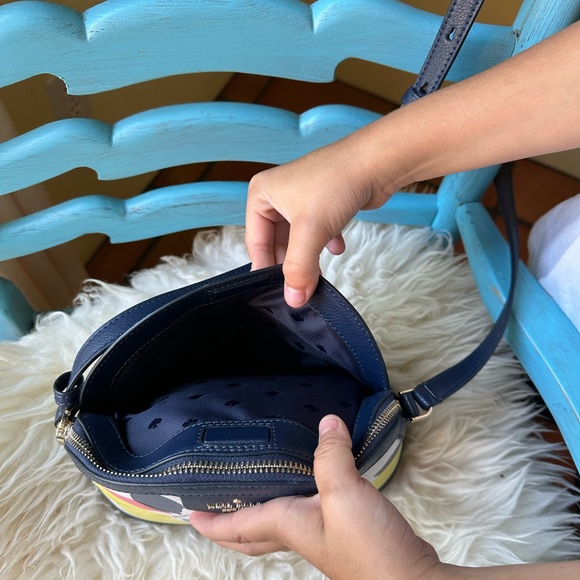 Beautiful in super excellent condition! Kate Spade lemon leather crossbody. - Picture 5 of 9